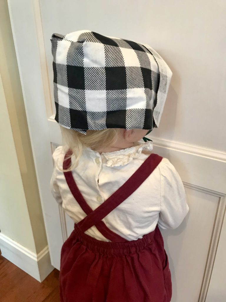 Kid Craft: Thanksgiving Pilgrim Bonnet