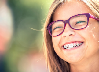 Dentist Guide Featured Image of Girl with Braces